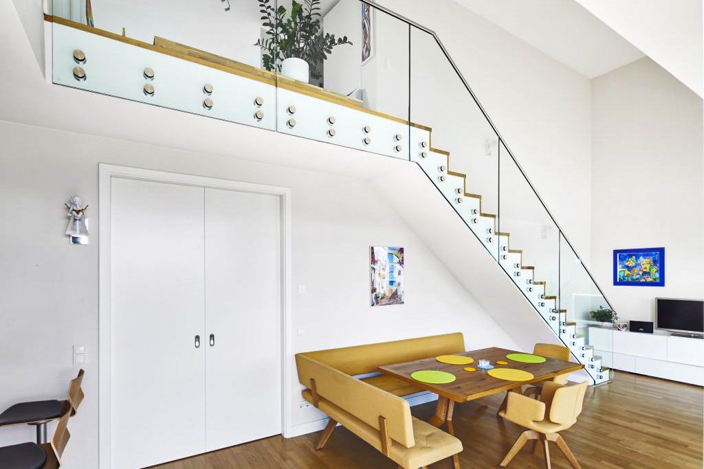 20220119-Bartelsglas_treppe_8133-1024×729