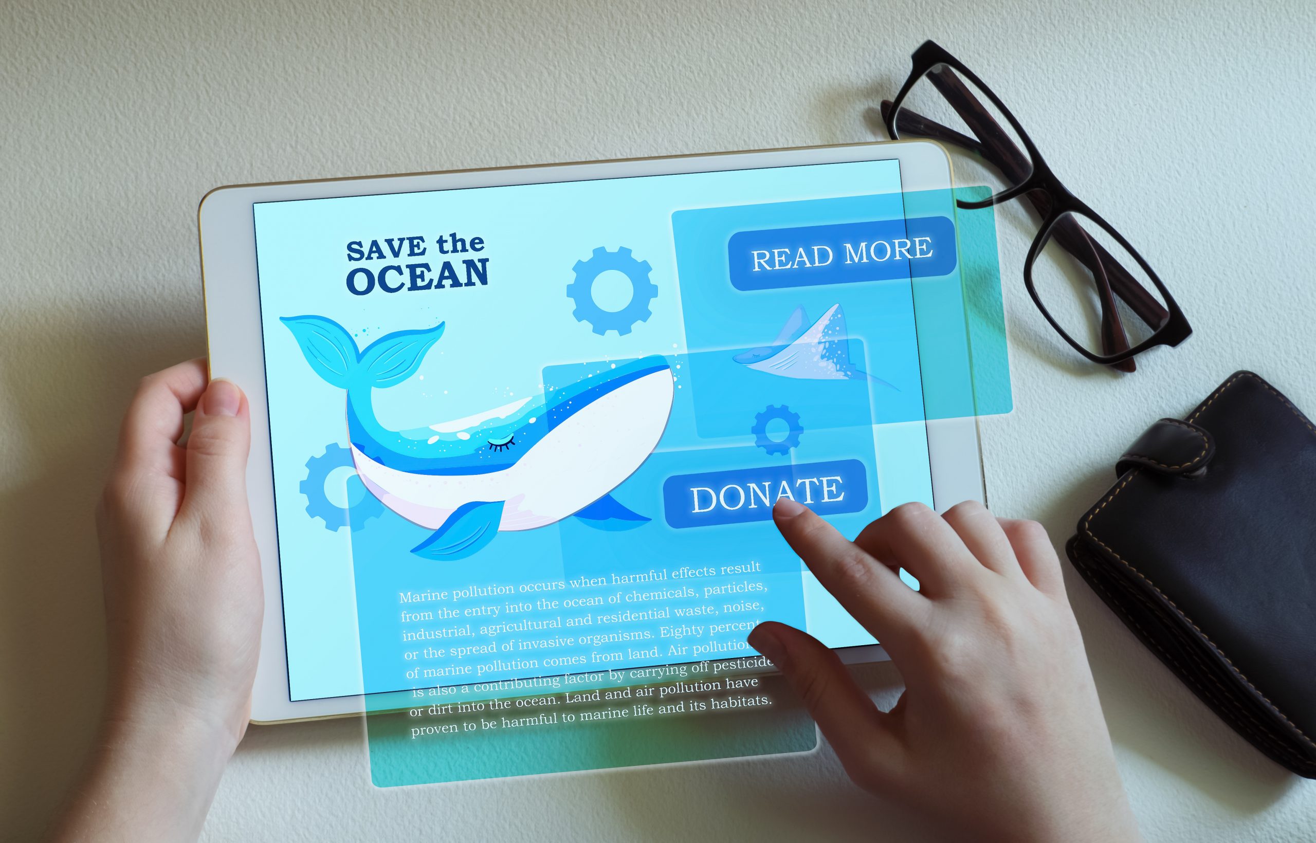 Save the Ocean donation app concept with digital tablet, female 2.500 Euro für den NABU