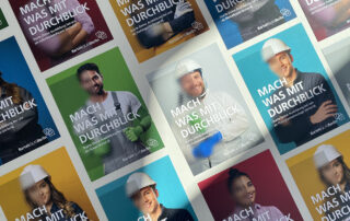 viele-postkarten-liegen-auf-dem-tisch-der-neuen-kampagne-zum-ausbildungsjahr-bei-BarteltGLASBerlin