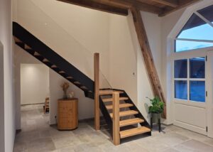 Absturzsicherung aus Glas an Treppe